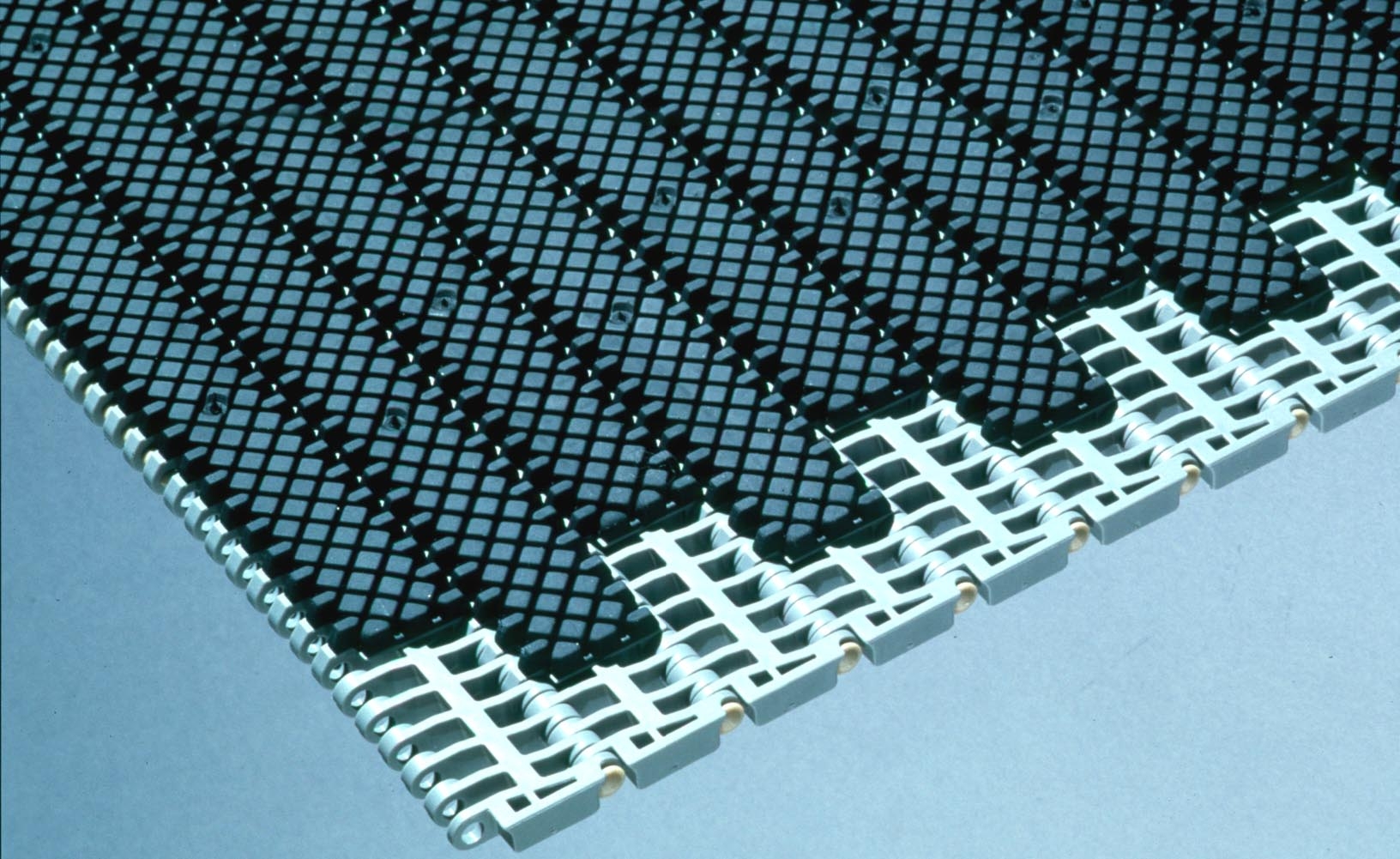 Intralox Introduces New Series 900 "Square Pattern" Friction Top Belt