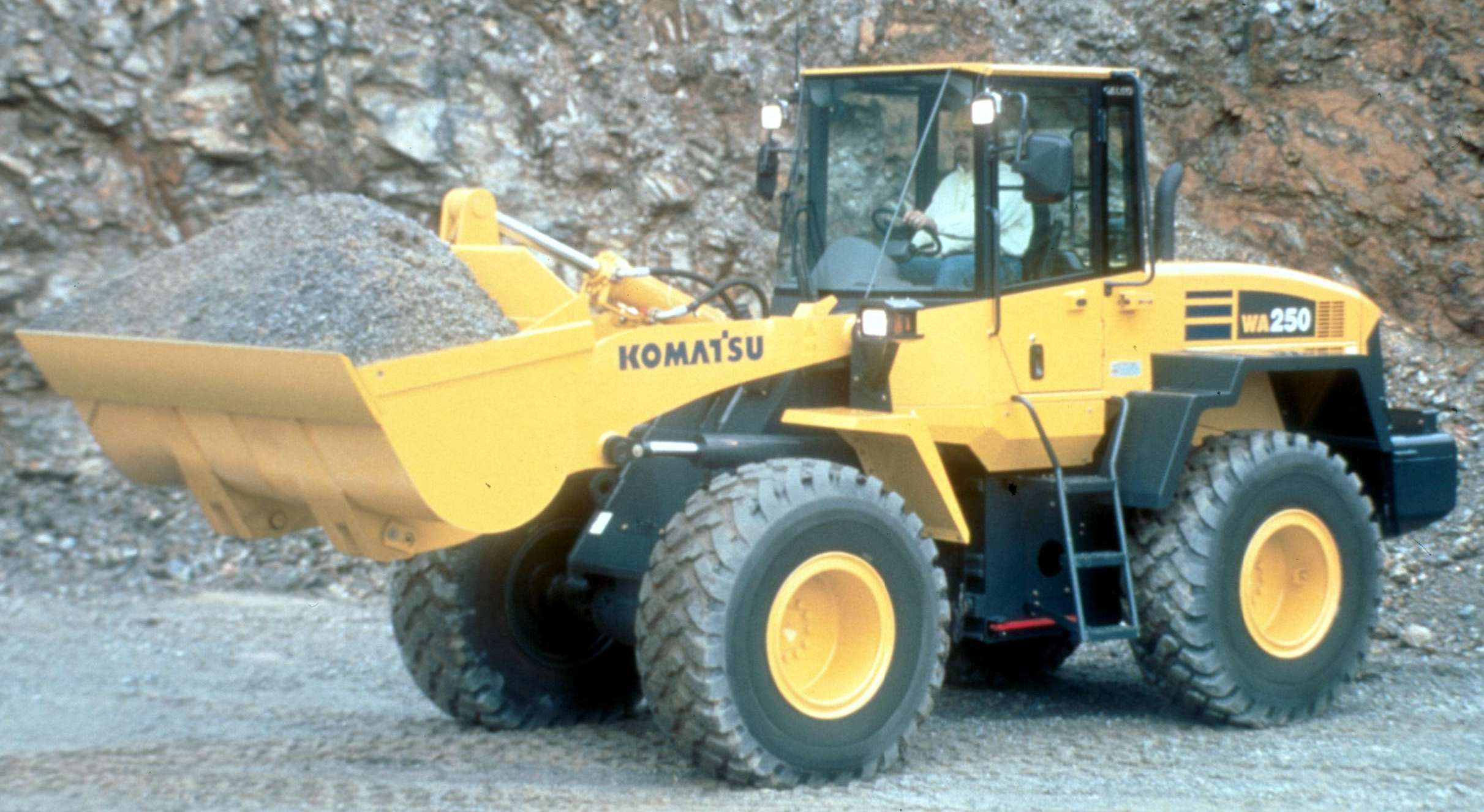 Komatsu Introduces WA2505 Wheel Loader and WA250PT5 Tool Carrier with