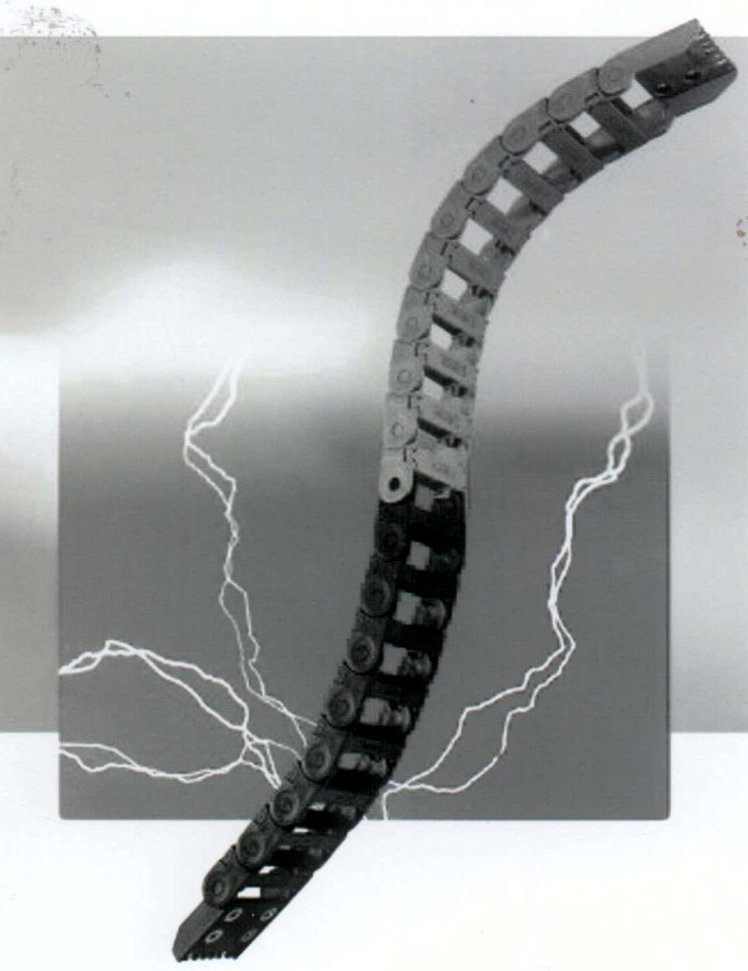 Electrically Conductive Cable Drag Chains Designed To Dissipate Static