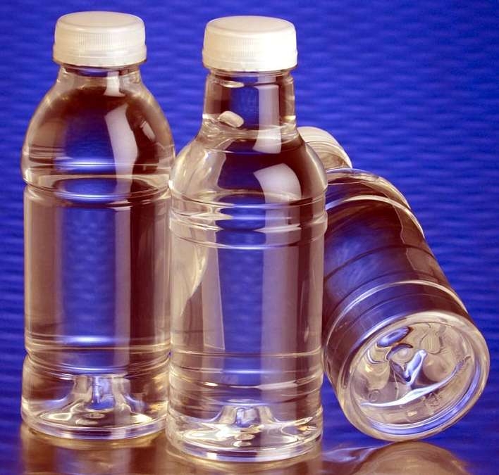 Amcor Launches PowerFlex(TM) Panelless, Ribless HotFill PET Bottle