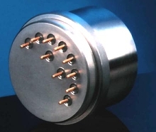 Accelerometer utilizes 3-layer silicon sensing elements.