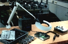 Magnification Light incorporates T5HO 22 W fluorescent lamp.