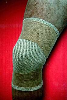 Knee Support incorporates 4-way stretching.