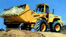 Wheel Loaders offer features for easy operator control.