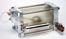 Liquid Drainer is pneumatically operated.