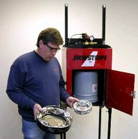 Can and Pail Crusher generates 13,000 lb of force. Can and Pail Crusher generates 13,000 lb of force.