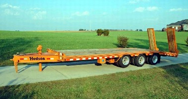 Heavy Equipment Trailer offers 25-ton load capacity.