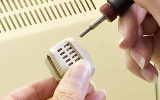 
Deburring PEEK Implants with Micro-Abrasive Blasting
