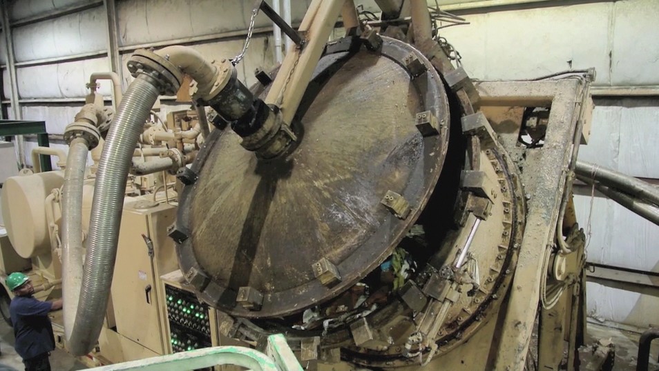 Waste is pasturized, deodorized, and cleaned before being sorted and converted into biofuels.