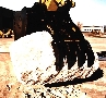 Hydraulic Bucket Thumb offers hook style profile.