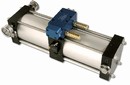 Air Amplifier doubles line pressure at point of use.
