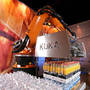 Heavy-Duty Robot streamlines de-palletizing processes.