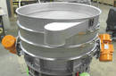 Screener classifies bulk material into 3 fractions at high rates.