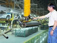 Vacuum Tube Lifter handles odd-shaped loads.