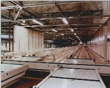 Skid Conveyor minimizes floor space requirements.