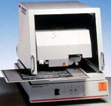 Spectrometer analyzes elements and measures thickness.