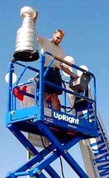 Micro-Scissor Lift has 25 ft working height.