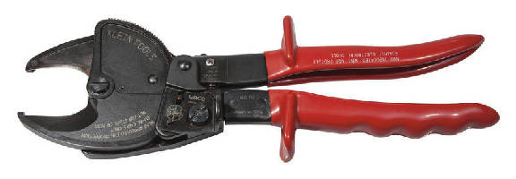 Ratcheting Cable Cutter features front loading jaws.