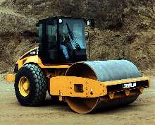 Soil Compactors offer operating weights from 12.2-17.3 ton.