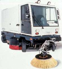 Street Sweeper suited for all-season use.