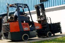 Lift Truck is suitable for indoor/outdoor use.