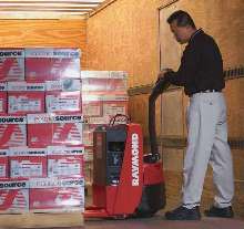 Walkie Pallet Truck maneuvers in tight spaces.