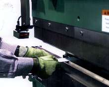 Laser System safeguards hydraulic press brakes.