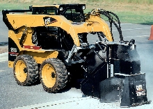 Skid Steer Loader has hydraulic system and vertical lift.