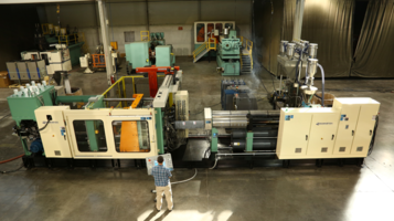Wilmington Machinery Successfully Installs Complete Custom Pallet Molding Solution for European Customer