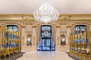 Historic Paris Hotel Revitalizes Entry with Boon Edam Revolving Doors