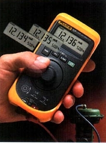 Loop Calibrator can be operated with one hand.