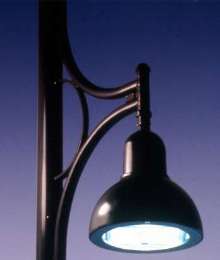 Street Lamps cut glare and protect night-time environment.