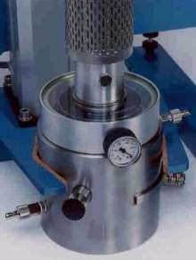 Vacuum Dispersion System dissolves 100-1,500 ml of product.