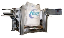 Bulk Bag Conditioner deblocks hardened materials.