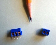 Miniature Terminal Blocks include wire guard feature.