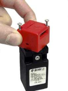 Safety Switch uses non-detachable, rotating actuator head.