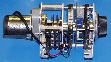 Current Loop Controller works with motorized potentiometers.