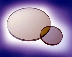 NIR Linear Polarizers eliminate unwanted reflections.