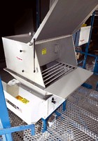 Weigh Batching System eliminates dust during dumping.