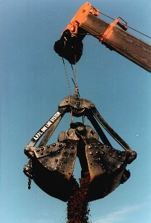 Single Winch operates clamshell buckets.