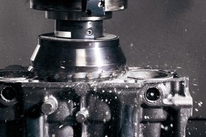 Milling Cutter utilizes direct-insert clamping design.