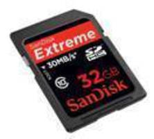 SDHC Card combines 32 GB capacity and 30 MBps speeds.