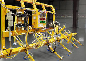 Vacuum Lifter features redundant vacuum systems.