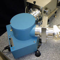 Vacuum UV Spectrometer offers choice of diffraction gratings.