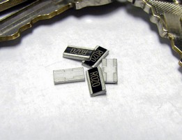 Thin Film Chip Resistors feature nickel barrier terminals.