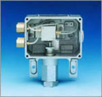 Air Relay Pressure Switch features snap-action mechanism.