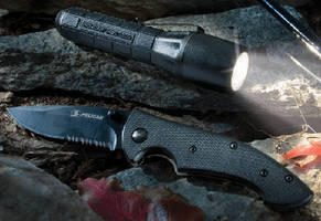 Knife/Light Combo is built for durability.