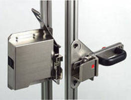 Locking Safety Door Switches provide 3,000 N holding force.